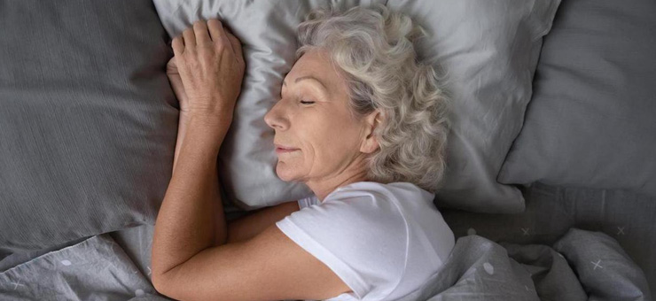 Cómo ayudar a dormir a una persona mayor?